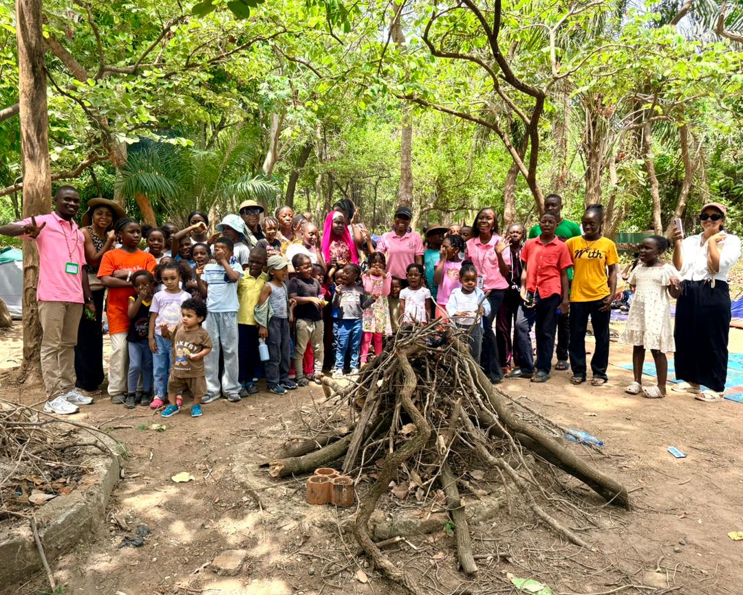Parent and child bonding during stay and play